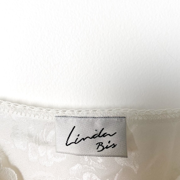 Vintage White Floral Lace Silky Bodysuit - Picture 6 of 7